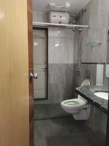 Common Bathroom Image of 2500 Sq.ft 4 BHK Apartment / Flat for sale in Hubtown Sunmist, Andheri East Mumbai for Rs. 86000000