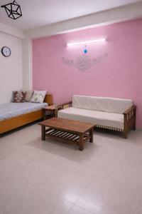Bedroom Image of 1000 Sq.ft 2 BHK Builder Floor for rent in Aerocity New Delhi for Rs. 30000