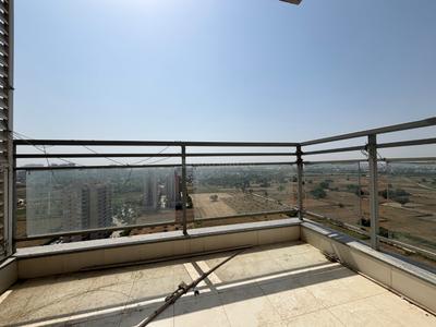 Balcony Image of 2106 Sq.ft 3 BHK Apartment / Flat for sale in DLF The Ultima, Sector 81 Gurgaon for Rs. 36000000