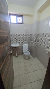 Bathroom Image of 372 Sq.ft 1 RK Apartment / Flat for rent in Sector 72 Noida for Rs. 12499