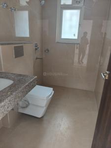 Bathroom Image of 2500 Sq.ft 4 BHK Apartment / Flat for rent in Rishita Manhattan, Gomti Nagar Lucknow for Rs. 52000