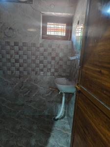 Bathroom Image of 1800 Sq.ft 3.5 BHK Builder Floor for rent in Indira Nagar Lucknow for Rs. 22000