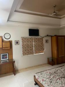 Bedroom Image of 5400 Sq.ft 5 BHK Independent House for sale in Prahlad Nagar Ahmedabad for Rs. 100000000