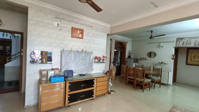 Hall Image of 1100 Sq.ft 2 BHK Apartment / Flat for rent in Race Course Vadodara for Rs. 20000