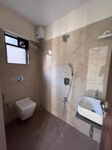 Bathroom Image of 576 Sq.ft 2 BHK Apartment / Flat for sale in Chaitanya Anand CHSL, Andheri West Mumbai for Rs. 19500000