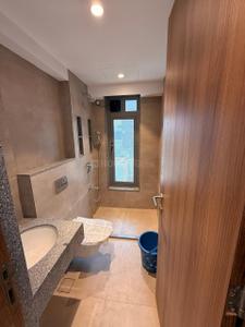 Image of 850 Sq.ft 2 BHK Apartment / Flat for sale in Crest Link, Khar West, Mumbai for Rs. 43000000