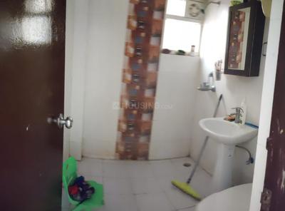 Bathroom Image of 885 Sq.ft 2.5 BHK Apartment / Flat for rent in Arihant Arden, Noida Extension Greater Noida for Rs. 21500
