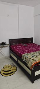 Bedroom Image of 1000 Sq.ft 2 BHK Apartment / Flat for rent in Roongta Shree Tirumala Omkar Apartment, Gangapur Nashik for Rs. 16000