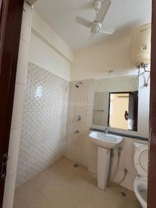 Bathroom Image of 1800 Sq.ft 3 BHK Apartment / Flat for rent in Ansals Woodbury, Utrathiya Zirakpur for Rs. 21000
