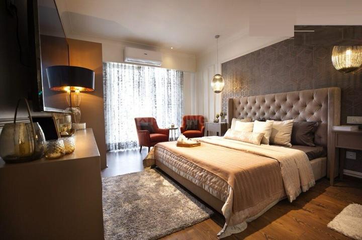 Ambika LA Parisian  Main Image 1