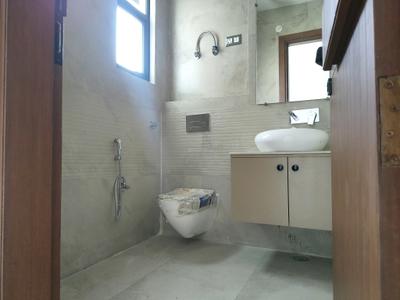 Common Bathroom Image of 2000 Sq.ft 3 BHK Builder Floor for sale in Vaishali Ghaziabad for Rs. 17600000