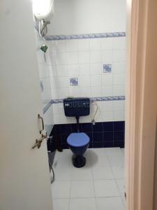 Bathroom Image of 1076 Sq.ft 3 BHK Apartment / Flat for rent in Panjim Goa for Rs. 90000