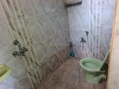 Bathroom Image of 1200 Sq.ft 2 BHK Apartment / Flat for rent in Thiruvanmiyur Chennai for Rs. 25000