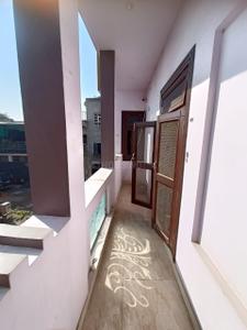 Balcony Image of 1350 Sq.ft 3 BHK Builder Floor for rent in Maharishi Puram Colony Agra for Rs. 17500