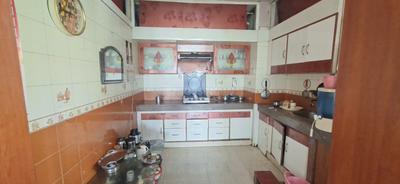 Kitchen Image of 2300 Sq.ft 4 BHK Apartment / Flat for rent in Bathal apartment, Patparganj New Delhi for Rs. 60000