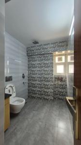 Bathroom Image of 2100 Sq.ft 4 BHK Apartment / Flat for sale in Vasant Kunj New Delhi for Rs. 52500000
