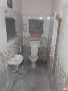Bathroom Image of 1050 Sq.ft 2 BHK Apartment / Flat for sale in Oyester Homes Floral White, Sithalapakkam Chennai for Rs. 5500000