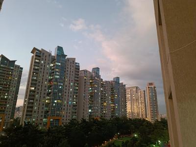 Image of 1092 Sq.ft 2 BHK Apartment / Flat for sale in Amanora Aspire Towers, Hadapsar, Pune for Rs. 14800000