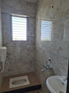 Bathroom Image of 1000 Sq.ft 2 BHK Apartment / Flat for rent in Dwarka Nashik for Rs. 15000