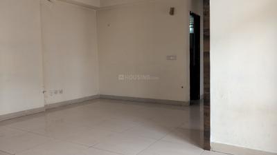 Living Room Image of 1150 Sq.ft 2 BHK Apartment / Flat for rent in Panchsheel Wellington, Crossings Republik Ghaziabad for Rs. 19000