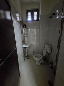 Bathroom Image of 650 Sq.ft 1 BHK Builder Floor for rent in Indirapuram Ghaziabad for Rs. 14900