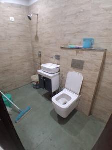 Bathroom Image of 3050 Sq.ft 3 BHK Independent House for rent in Crown 5, Mansa Devi Complex Panchkula for Rs. 28000