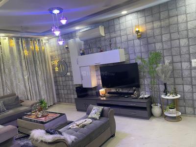 Hall Image of 2240 Sq.ft 3 BHK Apartment / Flat for rent in Parsvnath Planet, Gomti Nagar Lucknow for Rs. 70000