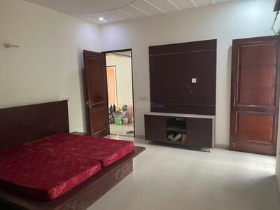 Bedroom Image of 4000 Sq.ft 4 BHK Builder Floor for rent in Sector 17 Faridabad for Rs. 55000