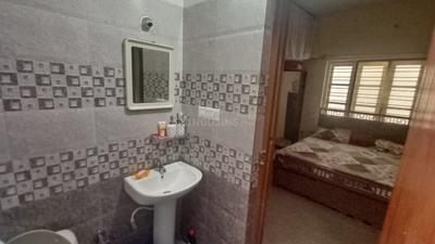 Bathroom Image of 1150 Sq.ft 2 BHK Builder Floor for rent in Rajiv Nagar Mysore for Rs. 18000