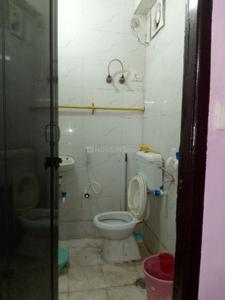 Bathroom Image of 550 Sq.ft 1 BHK Builder Floor for rent in Dwarka Mor New Delhi for Rs. 12000
