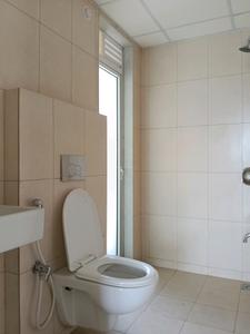Common Bathroom Image of 1100 Sq.ft 3 BHK Apartment / Flat for rent in Godrej Emerald, Thane West Thane for Rs. 40000