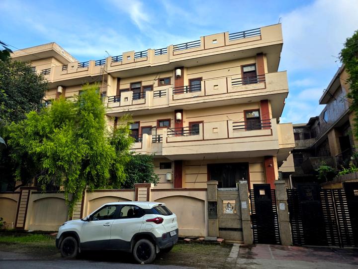 Image of Room soom PG For Boys and Girls in Sector 52, Noida