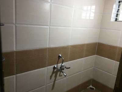 Bathroom Image of 500 Sq.ft 1 BHK Independent House for rent in Vishweshwarya Nagar Gadag for Rs. 8000