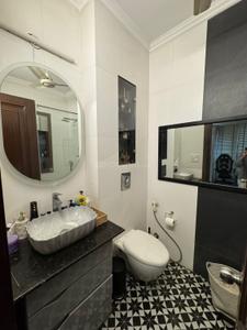 Bathroom Image of 2000 Sq.ft 4 BHK Independent House for rent in Greater Kailash New Delhi for Rs. 160000
