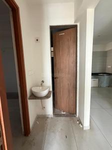 Bathroom Image of 1890 Sq.ft 3 BHK Apartment / Flat for rent in Raysan Gandhinagar for Rs. 25000