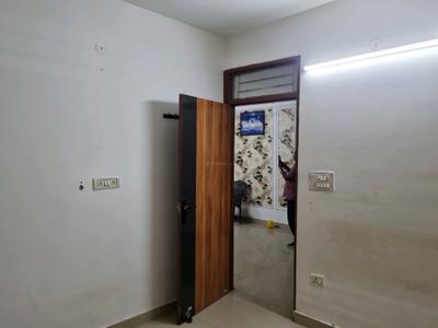 Bedroom Image of 675 Sq.ft 3 BHK Apartment / Flat for rent in Lord Krishna Apartment, Uttam Nagar New Delhi for Rs. 18000
