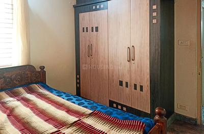 Bedroom Image of 1400 Sq.ft 3 BHK Apartment / Flat for rent in Block 6 Bengaluru for Rs. 40000