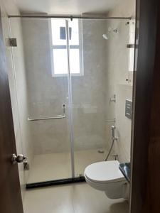 Bathroom Image of 1400 Sq.ft 3 BHK Apartment / Flat for sale in K L Poonam Apartments Phase 2, Lukarganj Allahabad for Rs. 19000000
