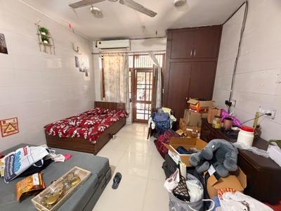 Bedroom Image of 540 Sq.ft 1 BHK Independent House for rent in Sector 17 Gurgaon for Rs. 25000