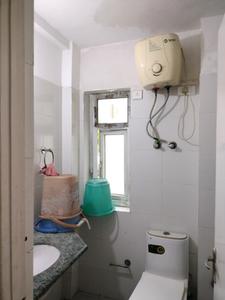 Common Bathroom Image of 1368 Sq.ft 2 BHK Apartment / Flat for sale in BPTP Princess Park, Sector 86 Faridabad for Rs. 8000000