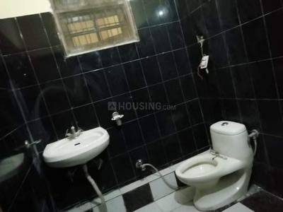 Bathroom Image of 1500 Sq.ft 1 BHK Builder Floor for rent in  Ravindra Vihar, Indira Nagar Lucknow for Rs. 15000