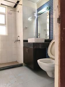 Common Bathroom Image of 1400 Sq.ft 2.5 BHK Apartment / Flat for sale in Bestech Park View Residency, Palam Vihar Gurgaon for Rs. 19900000