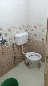 Bathroom Image of 900 Sq.ft 2 BHK Apartment / Flat for rent in Sanath Nagar Hyderabad for Rs. 20000