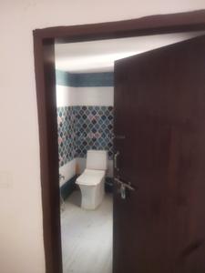 Bathroom Image of 1800 Sq.ft 3 BHK Independent House for rent in Shastripuram Agra for Rs. 15000