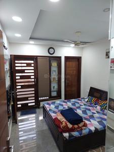 Bedroom Image of 1350 Sq.ft 3 BHK Builder Floor for rent in Shalimar Bagh New Delhi for Rs. 49000
