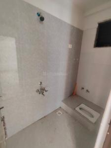 Bathroom Image of 1260 Sq.ft 2 BHK Apartment / Flat for rent in S8 Sun Signature 2, Imran Nagar Vapi for Rs. 16000