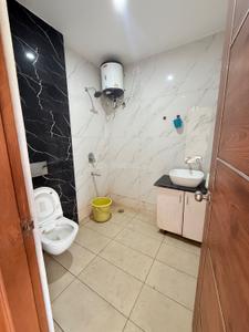 Bathroom Image of 750 Sq.ft 1 BHK Apartment / Flat for rent in Sahastradhara Road Dehradun for Rs. 16000