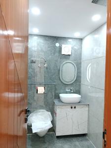 Common Bathroom Image of 2150 Sq.ft 4 BHK Apartment / Flat for sale in Ashwaryam Apartments, Sector 4 Dwarka New Delhi for Rs. 42100000