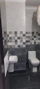 Bathroom Image of 800 Sq.ft 1 BHK Independent House for rent in Sector 7 Gurgaon for Rs. 14250