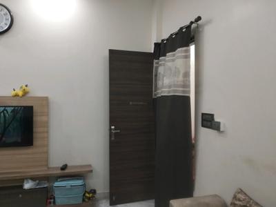 Bedroom Image of 1800 Sq.ft 4 BHK Builder Floor for sale in Tri Nagar New Delhi for Rs. 16500000